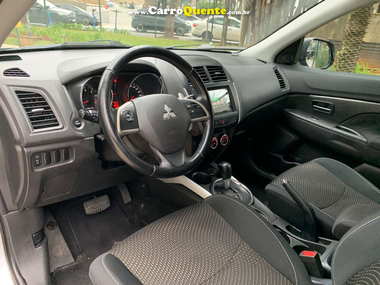 MITSUBISHI   2.0 4X2 16V GASOLINA 4P AUTOMÁTICO   PRATA 2015 2.0 GASOLINA - Loja