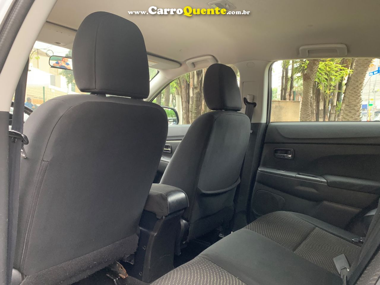 MITSUBISHI   2.0 4X2 16V GASOLINA 4P AUTOMÁTICO   PRATA 2015 2.0 GASOLINA - Loja