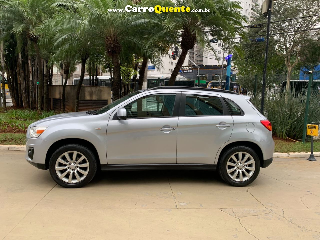 MITSUBISHI   2.0 4X2 16V GASOLINA 4P AUTOMÁTICO   PRATA 2015 2.0 GASOLINA - Loja
