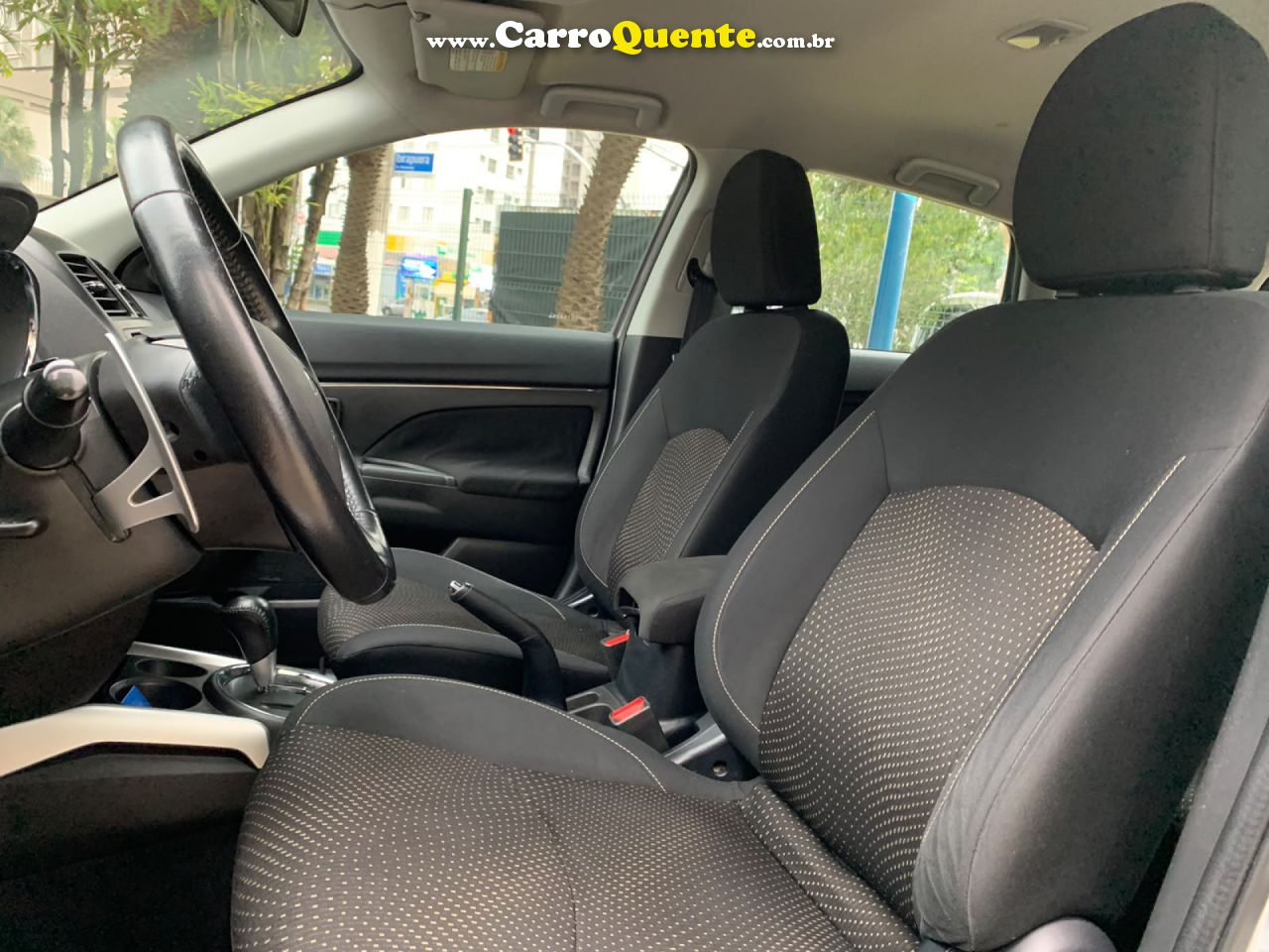 MITSUBISHI   2.0 4X2 16V GASOLINA 4P AUTOMÁTICO   PRATA 2015 2.0 GASOLINA - Loja