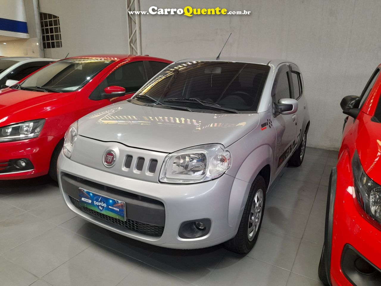 FIAT   UNO VIVACE   PRATA 2013 1.0 FLEX - Loja