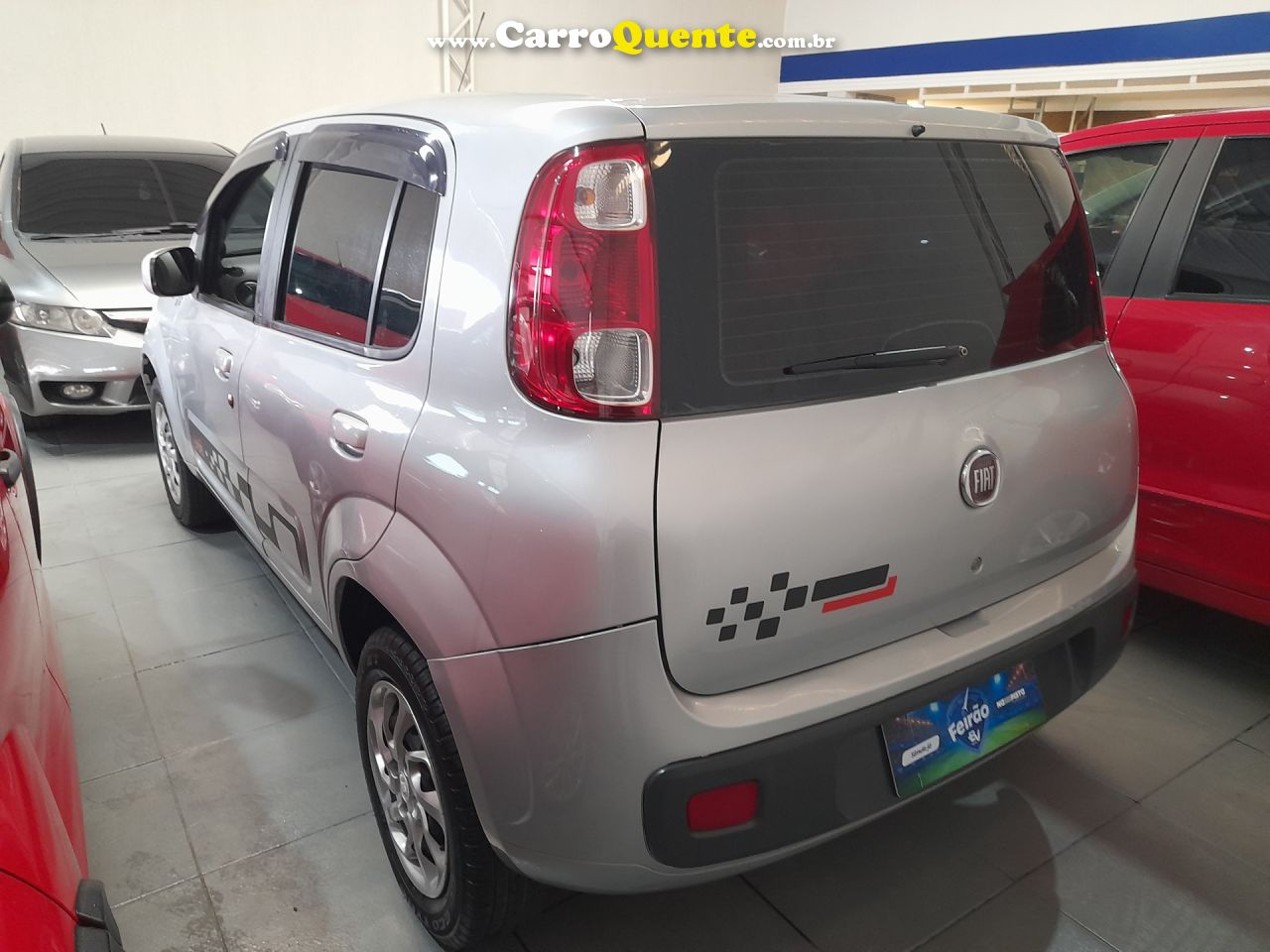 FIAT   UNO VIVACE   PRATA 2013 1.0 FLEX - Loja