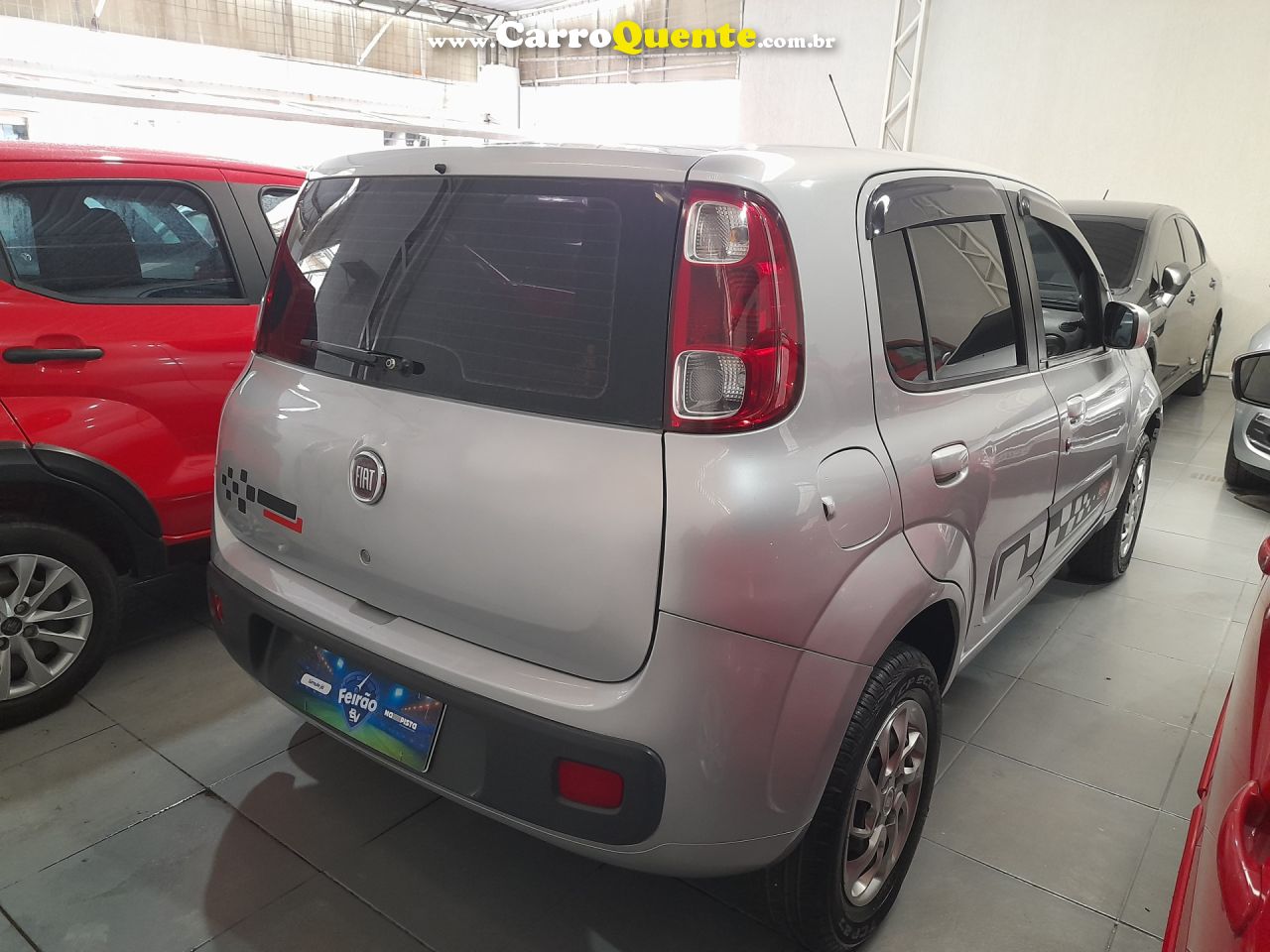 FIAT   UNO VIVACE   PRATA 2013 1.0 FLEX - Loja