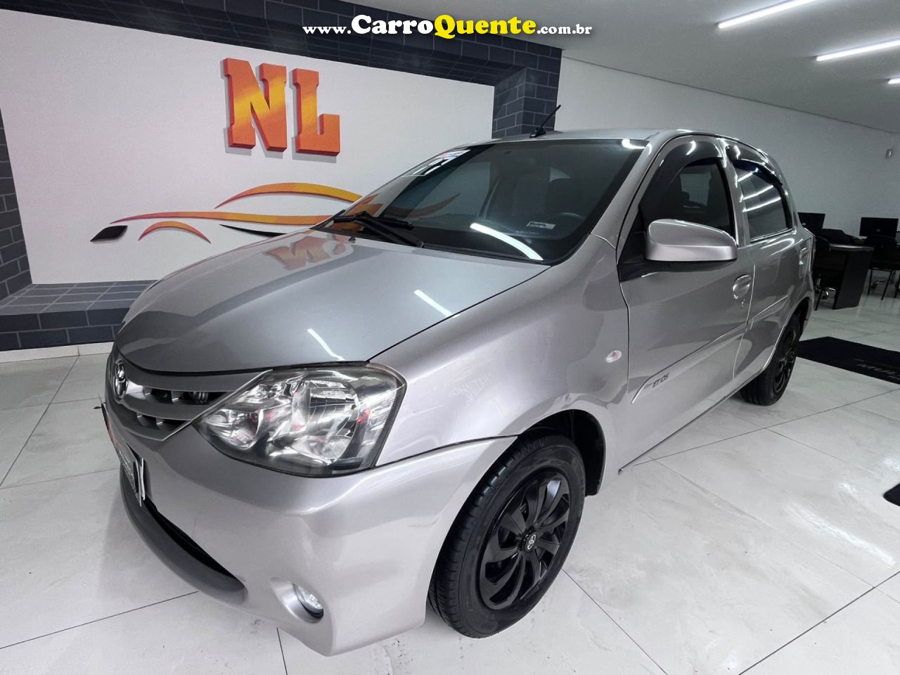 TOYOTA   ETIOS X 1.3 FLEX 16V 5P MEC.   PRATA 2017 1.3 FLEX - Loja