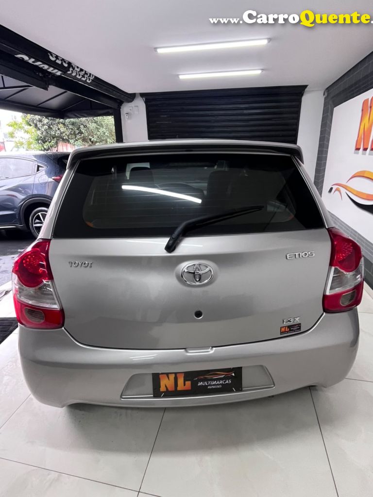 TOYOTA   ETIOS X 1.3 FLEX 16V 5P MEC.   PRATA 2017 1.3 FLEX - Loja