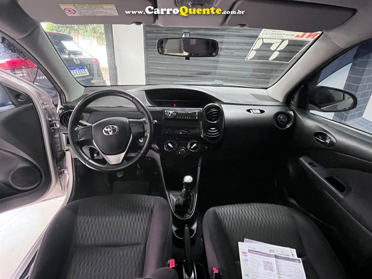TOYOTA   ETIOS X 1.3 FLEX 16V 5P MEC.   PRATA 2017 1.3 FLEX - Loja