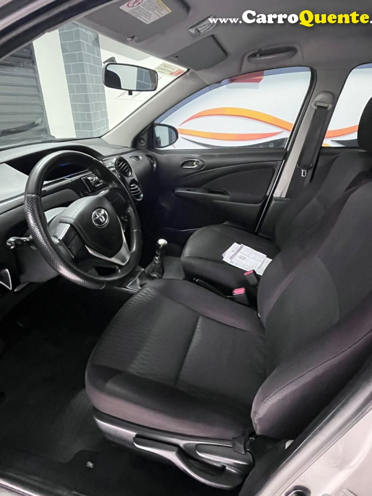 TOYOTA   ETIOS X 1.3 FLEX 16V 5P MEC.   PRATA 2017 1.3 FLEX - Loja