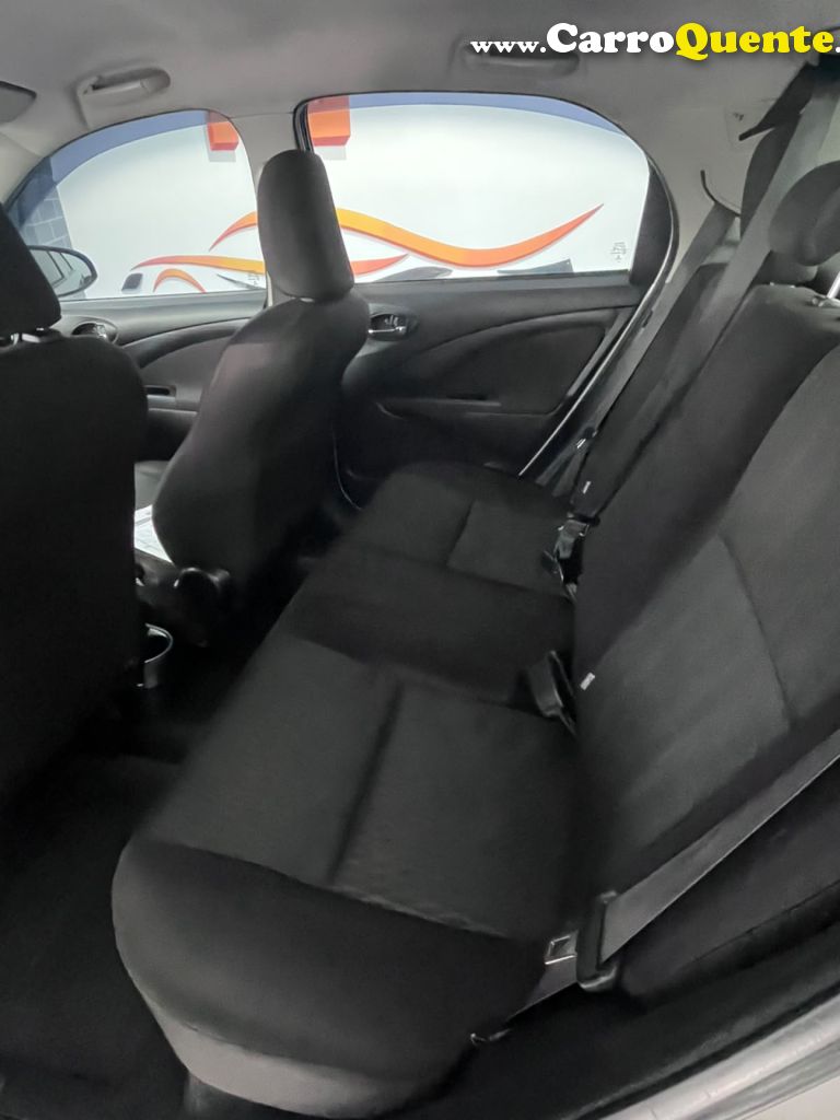 TOYOTA   ETIOS X 1.3 FLEX 16V 5P MEC.   PRATA 2017 1.3 FLEX - Loja