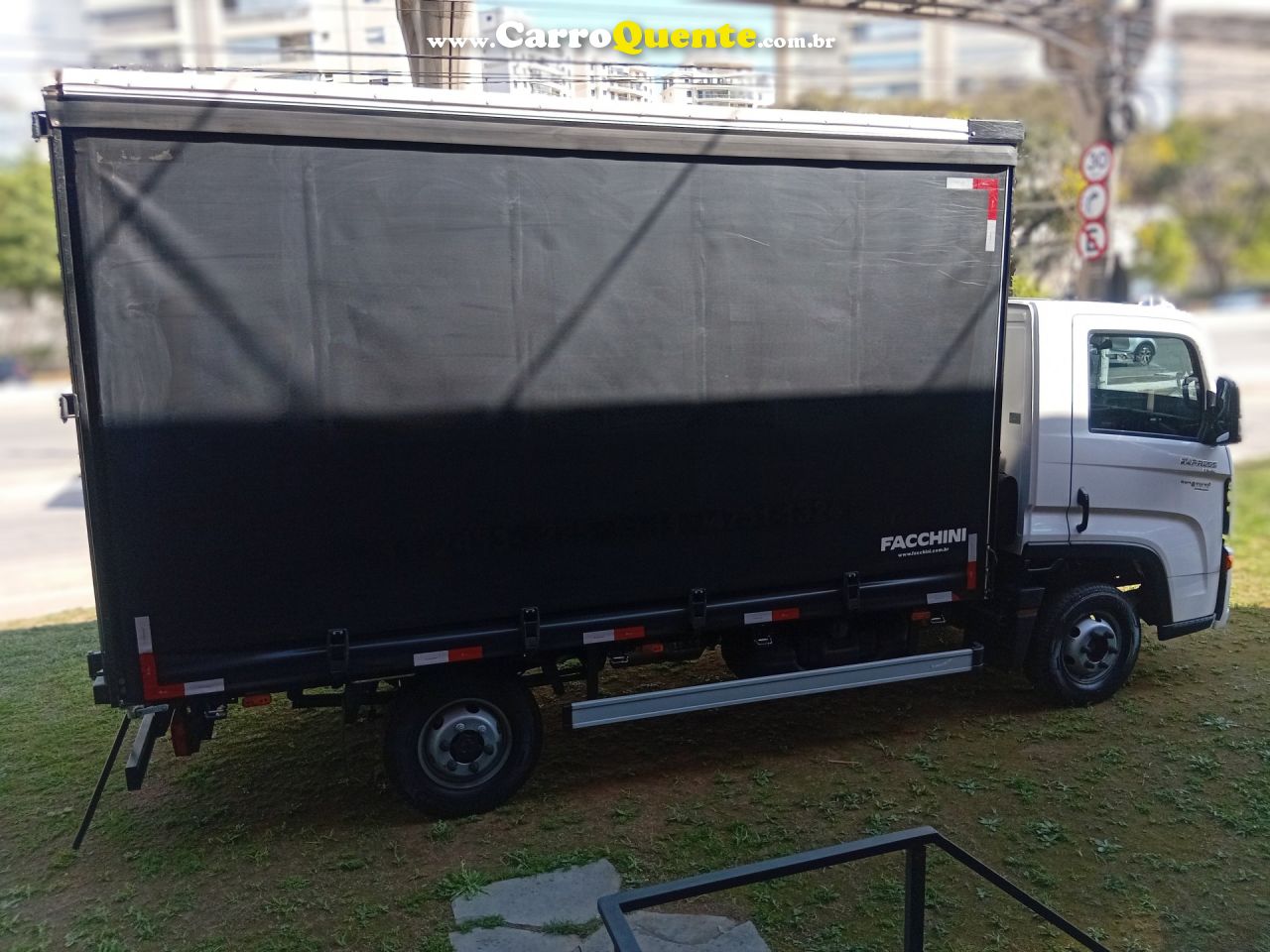 VOLKSWAGEN   DELIVERY EXPRESS+ TURBO DIESEL   BRANCO 2025 3.0 DIESEL - Loja