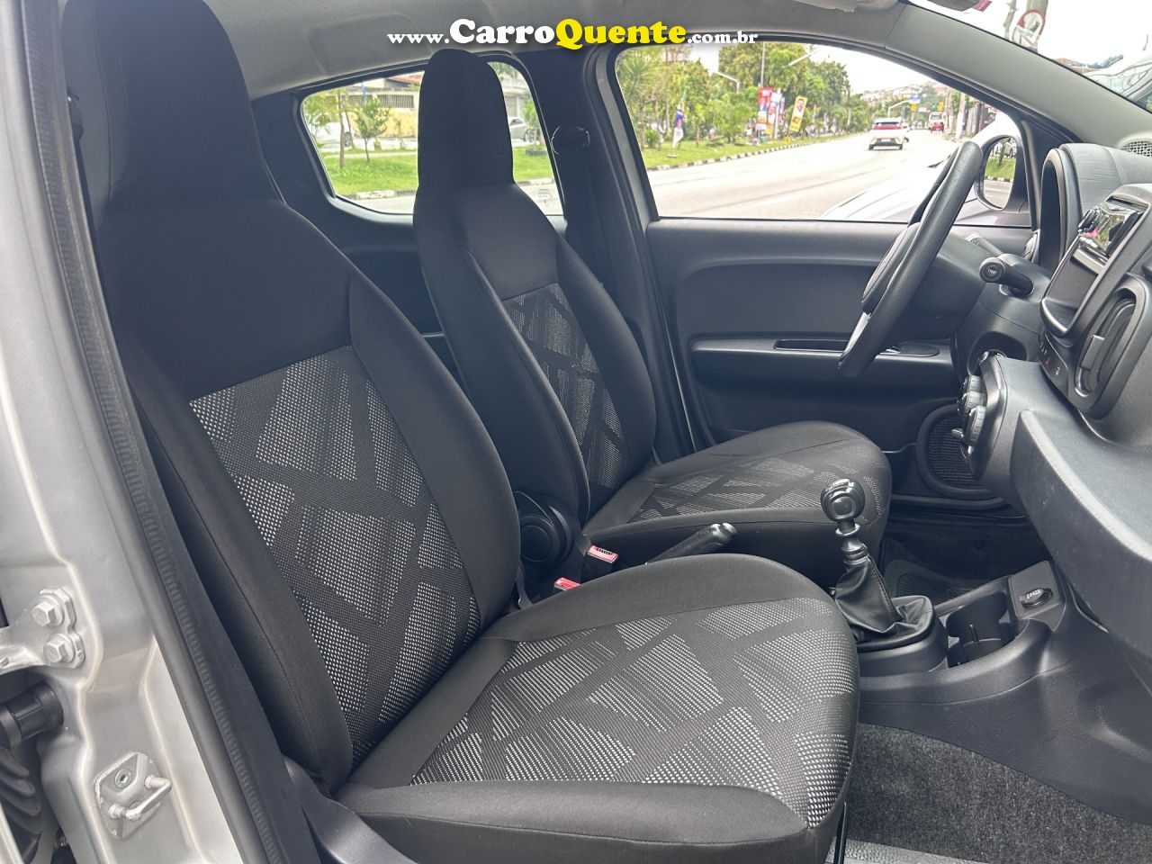 FIAT   MOBI LIKE 1.0 FIRE FLEX 5P.   PRATA 2023 1.0 FLEX - Loja