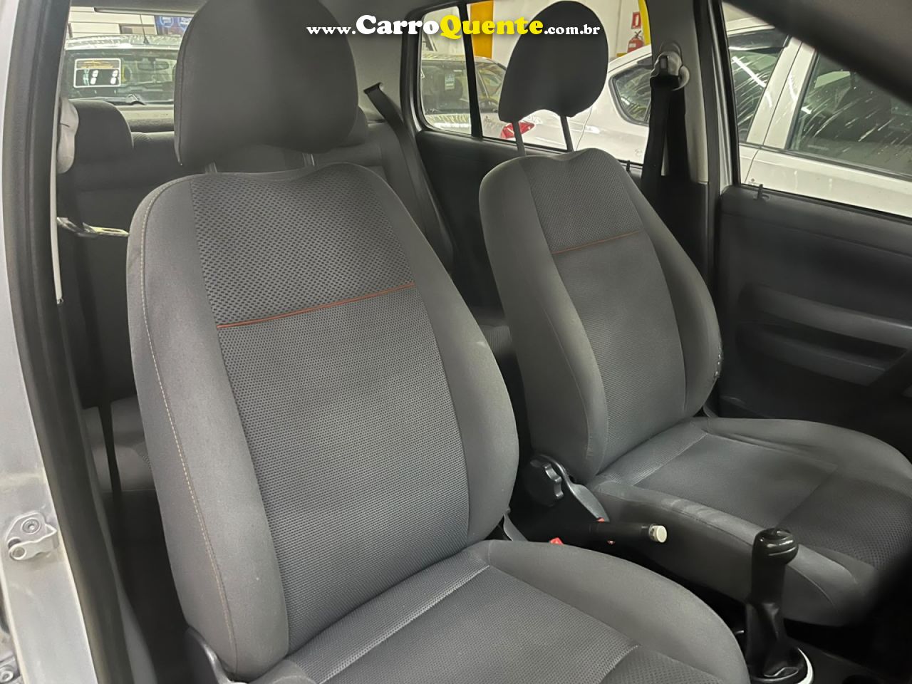 VOLKSWAGEN   FOX PLUS 1.0MI 1.0MI TOTAL FLEX 8V 4P   PRATA 2009 1.0 FLEX - Loja