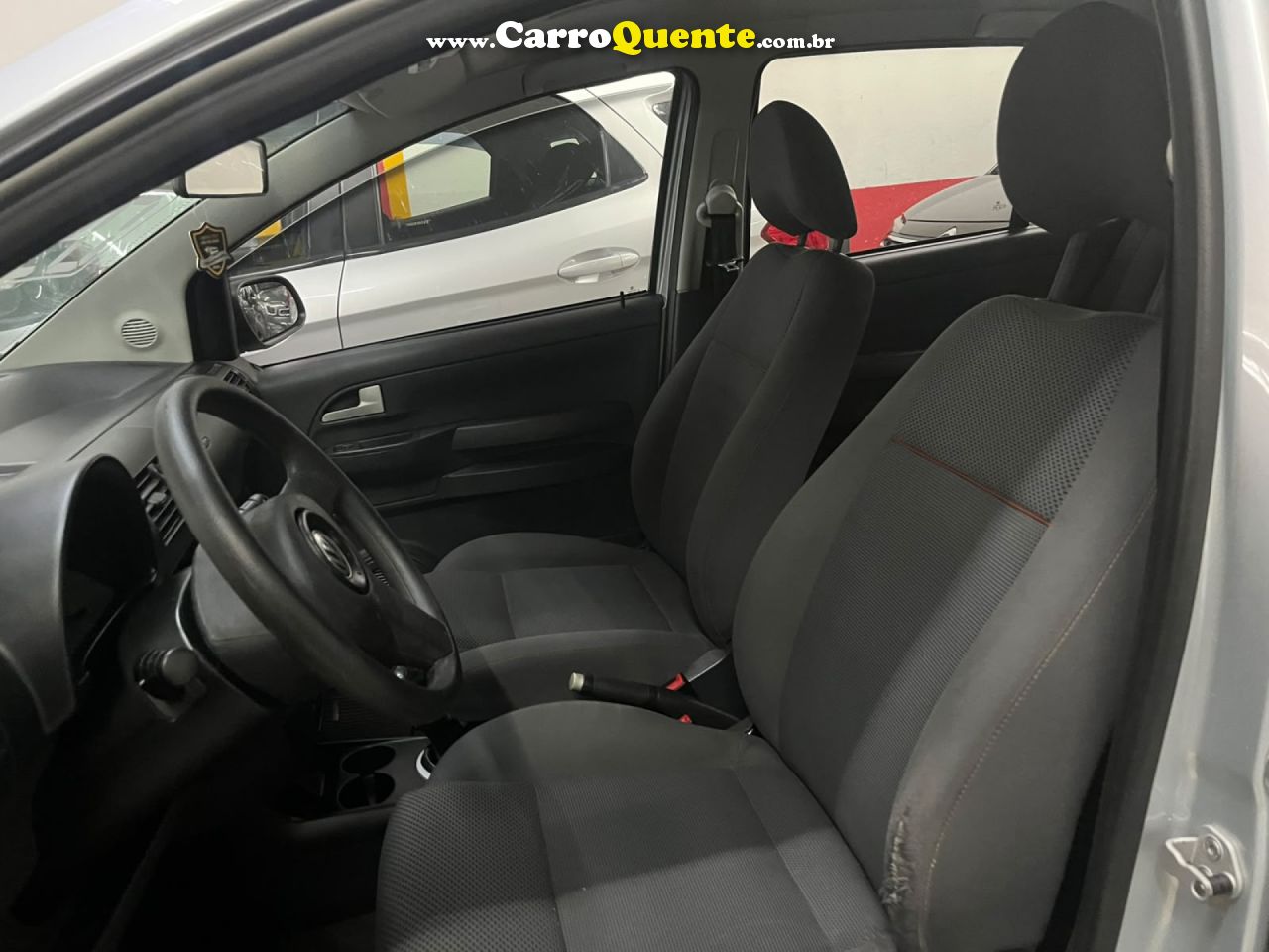 VOLKSWAGEN   FOX PLUS 1.0MI 1.0MI TOTAL FLEX 8V 4P   PRATA 2009 1.0 FLEX - Loja