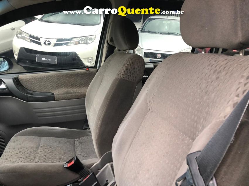 Chevrolet ZAFIRA 2.0 MPFI ELEGANCE 8V FLEX 4P MANUAL - Loja