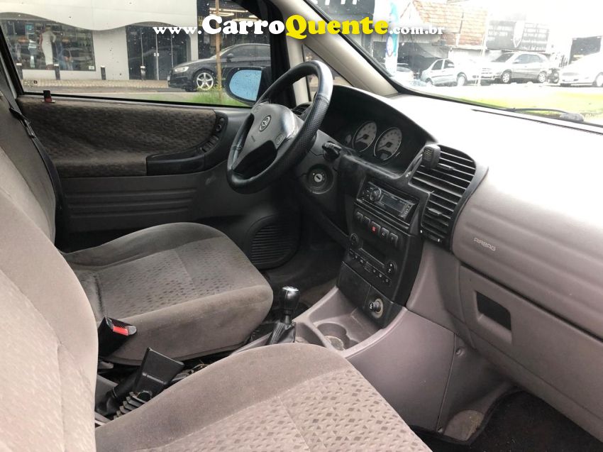 Chevrolet ZAFIRA 2.0 MPFI ELEGANCE 8V FLEX 4P MANUAL - Loja