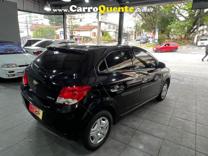 Chevrolet ONIX 1.0 MPFI LT 8V FLEX 4P MANUAL - Loja