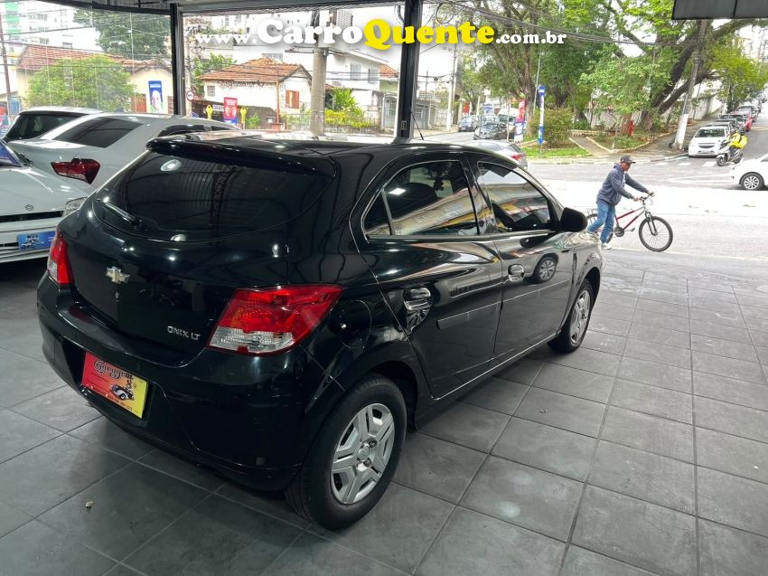 Chevrolet ONIX 1.0 MPFI LT 8V FLEX 4P MANUAL - Loja
