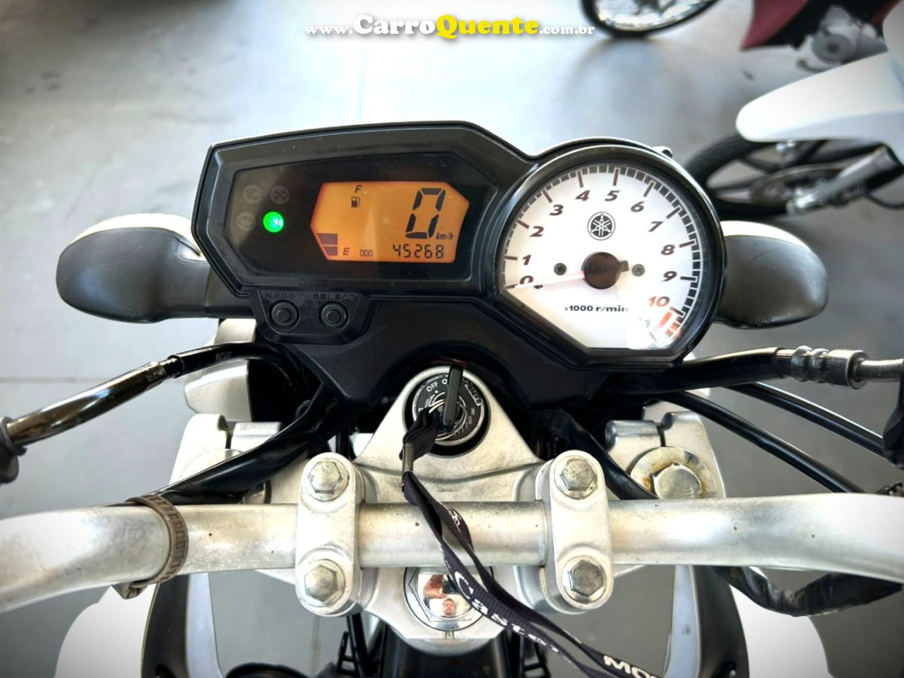 YAMAHA - FAZER YS250 - 2015 Gasolina Manual - Loja