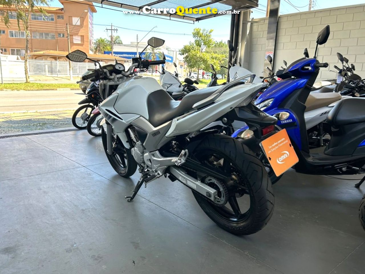 YAMAHA - FAZER YS250 - 2015 Gasolina Manual - Loja