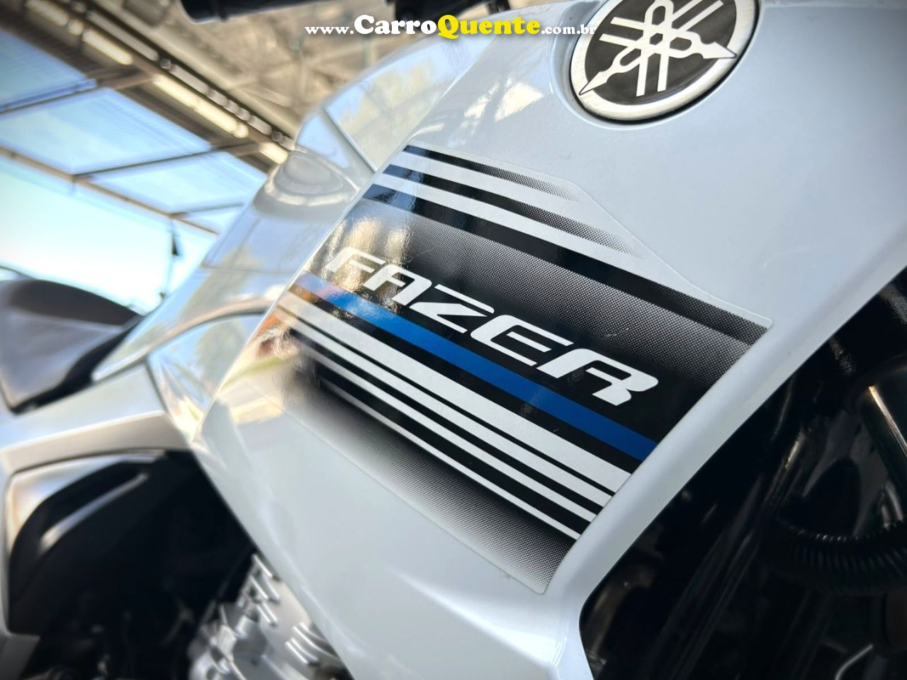 YAMAHA - FAZER YS250 - 2015 Gasolina Manual - Loja