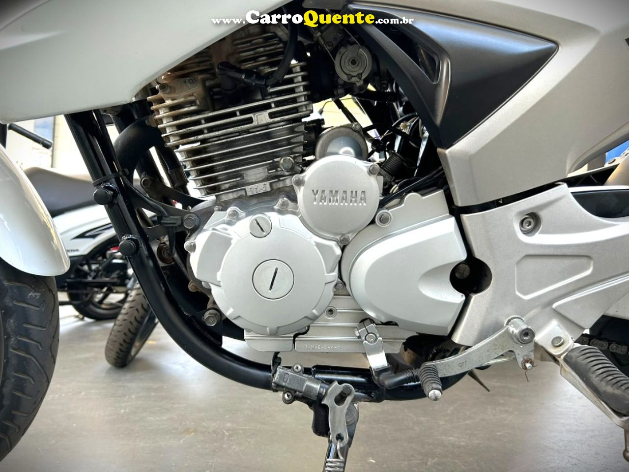 YAMAHA - FAZER YS250 - 2015 Gasolina Manual - Loja