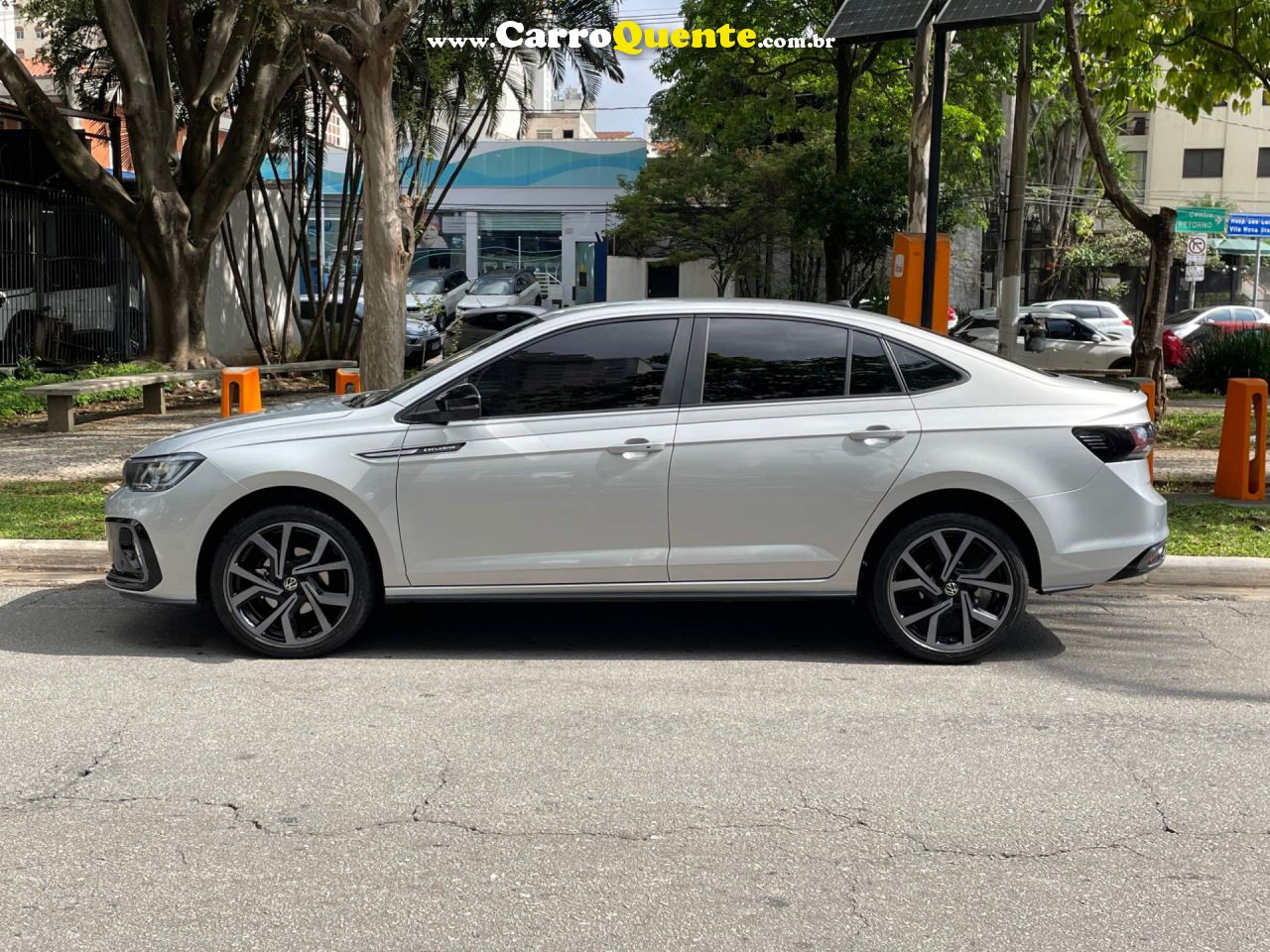 VOLKSWAGEN VIRTUS 1.4 250 TSI EXCLUSIVE 2023 - Loja
