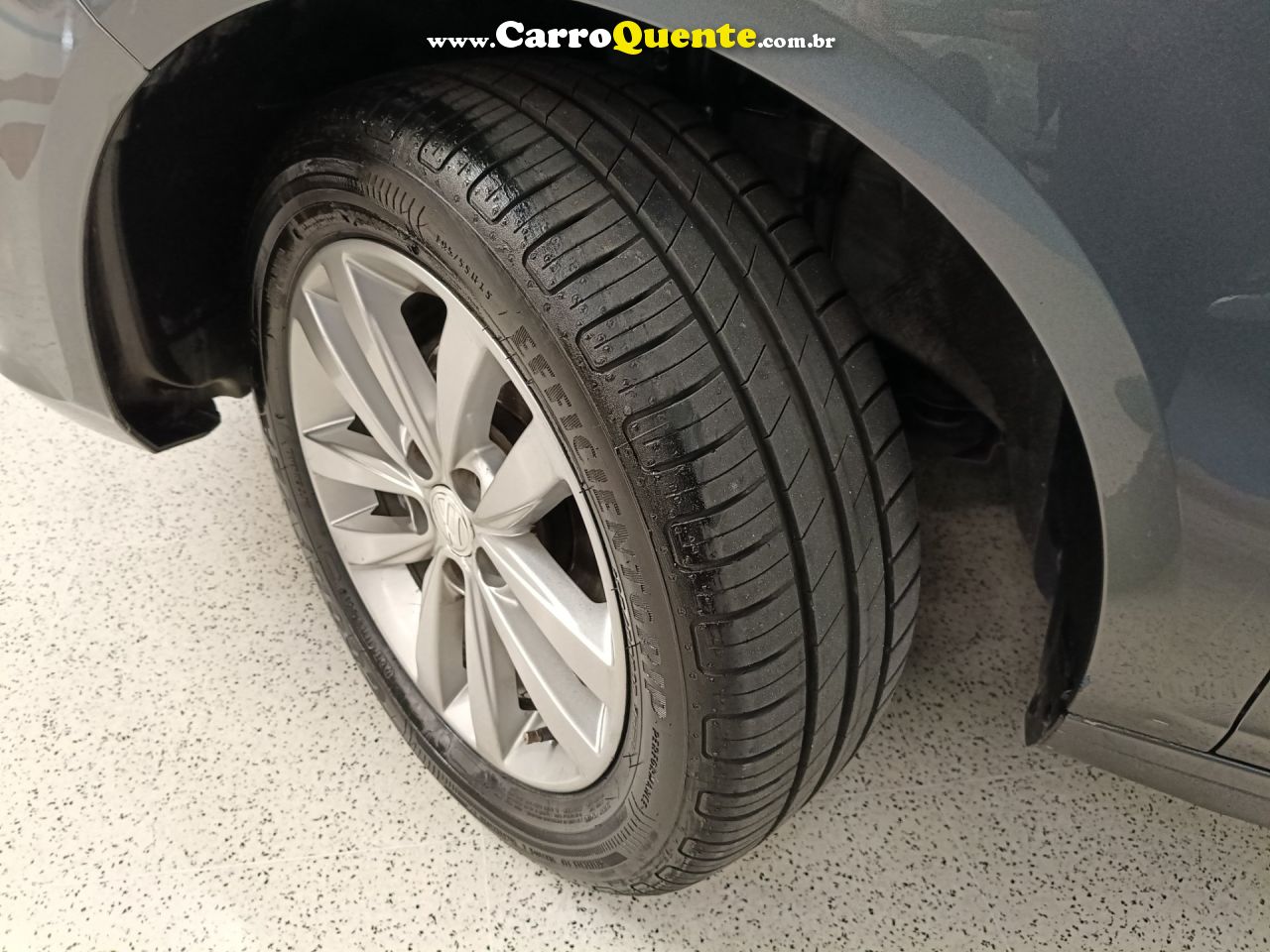 VOLKSWAGEN FOX 1.6 MSI TOTAL CONNECT 2019 - Loja