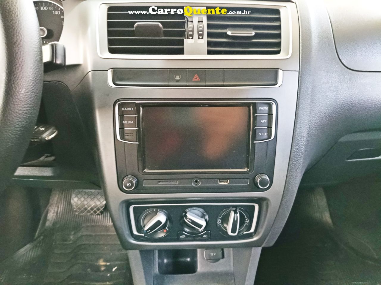 VOLKSWAGEN FOX 1.6 MSI TOTAL CONNECT 2019 - Loja