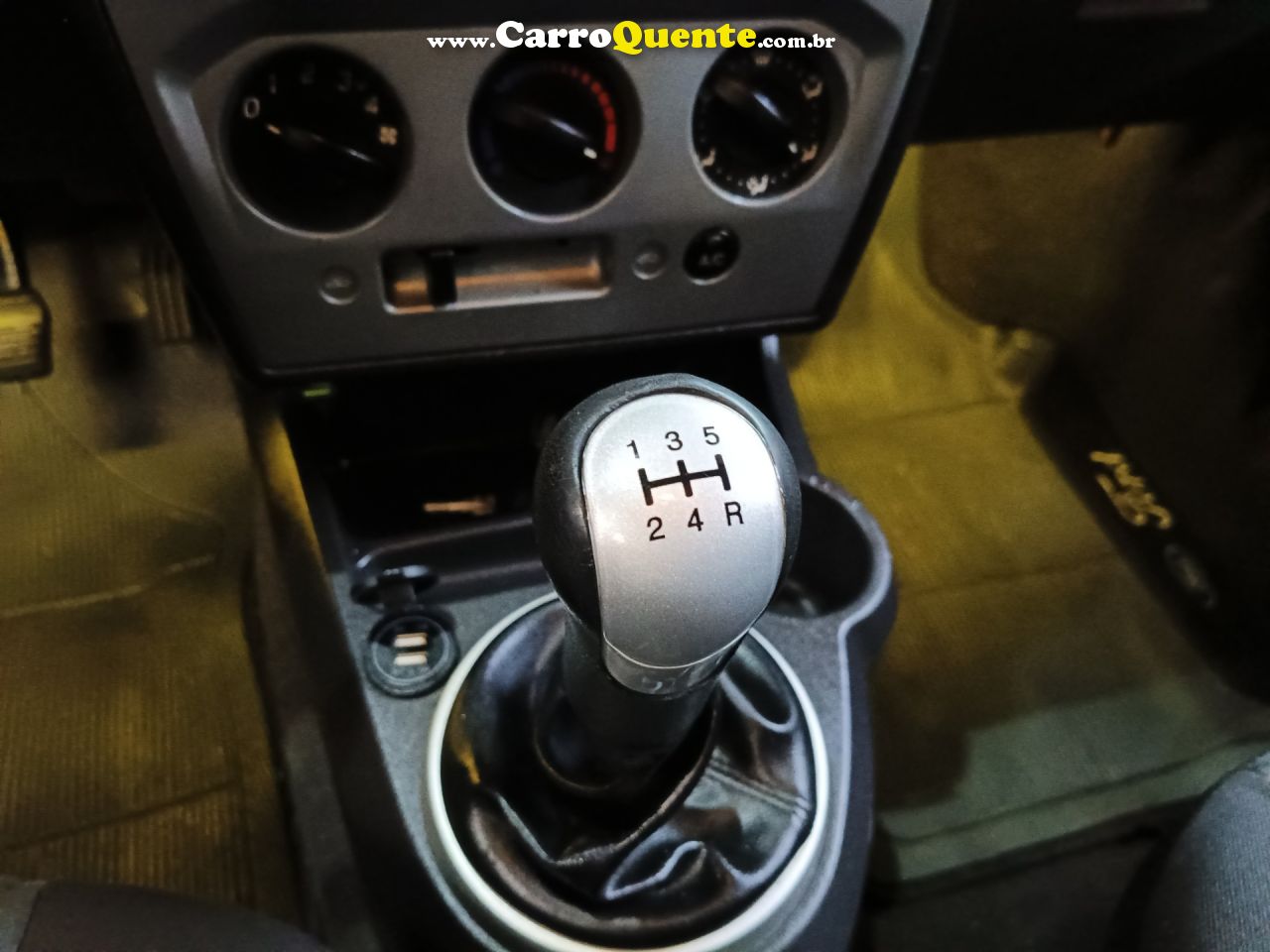 FORD FIESTA 1.0 ROCAM SE 8V 2014 - Loja