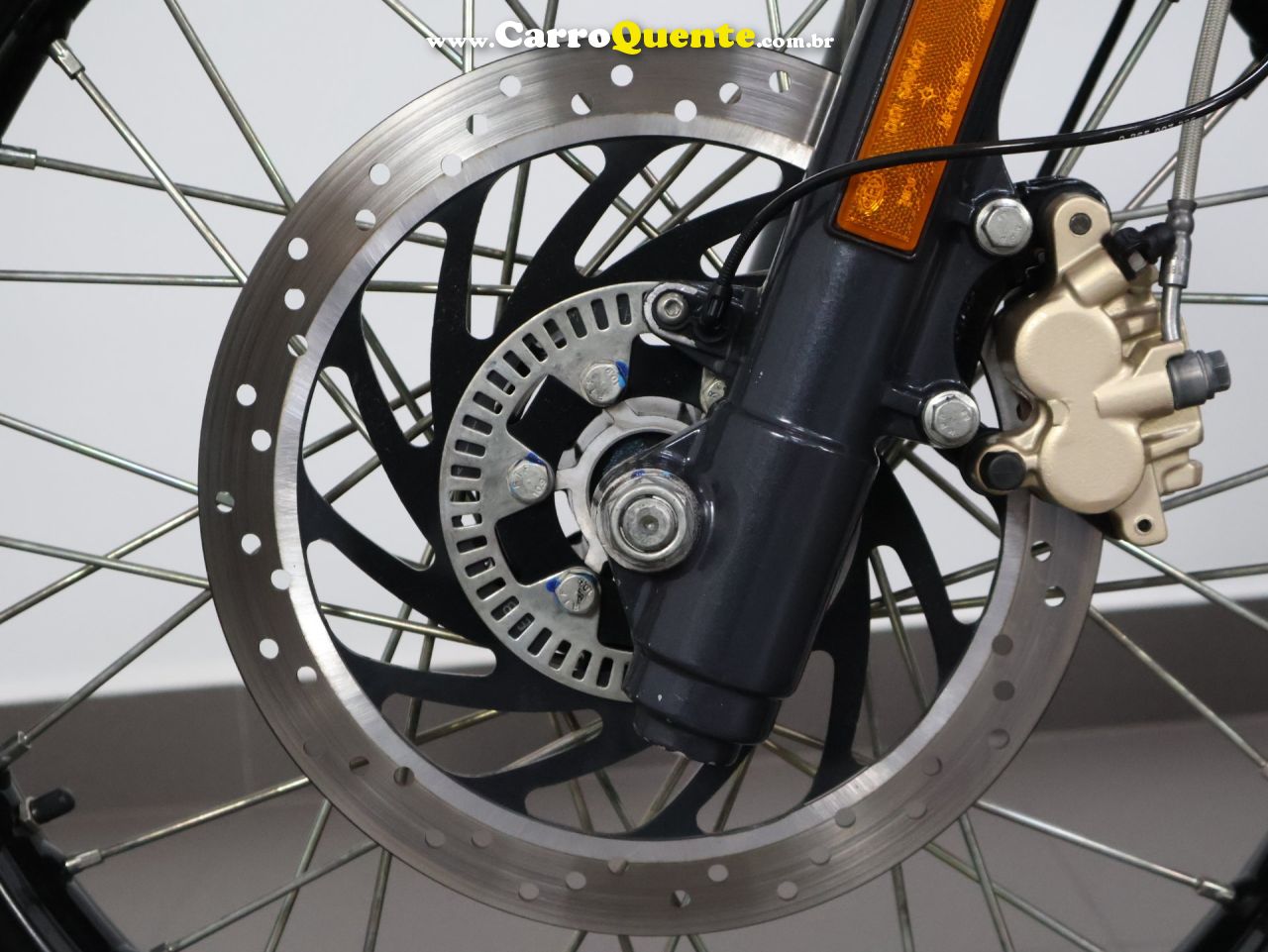 ROYAL ENFIELD HIMALAYAN 411 ABS 2019 - Loja