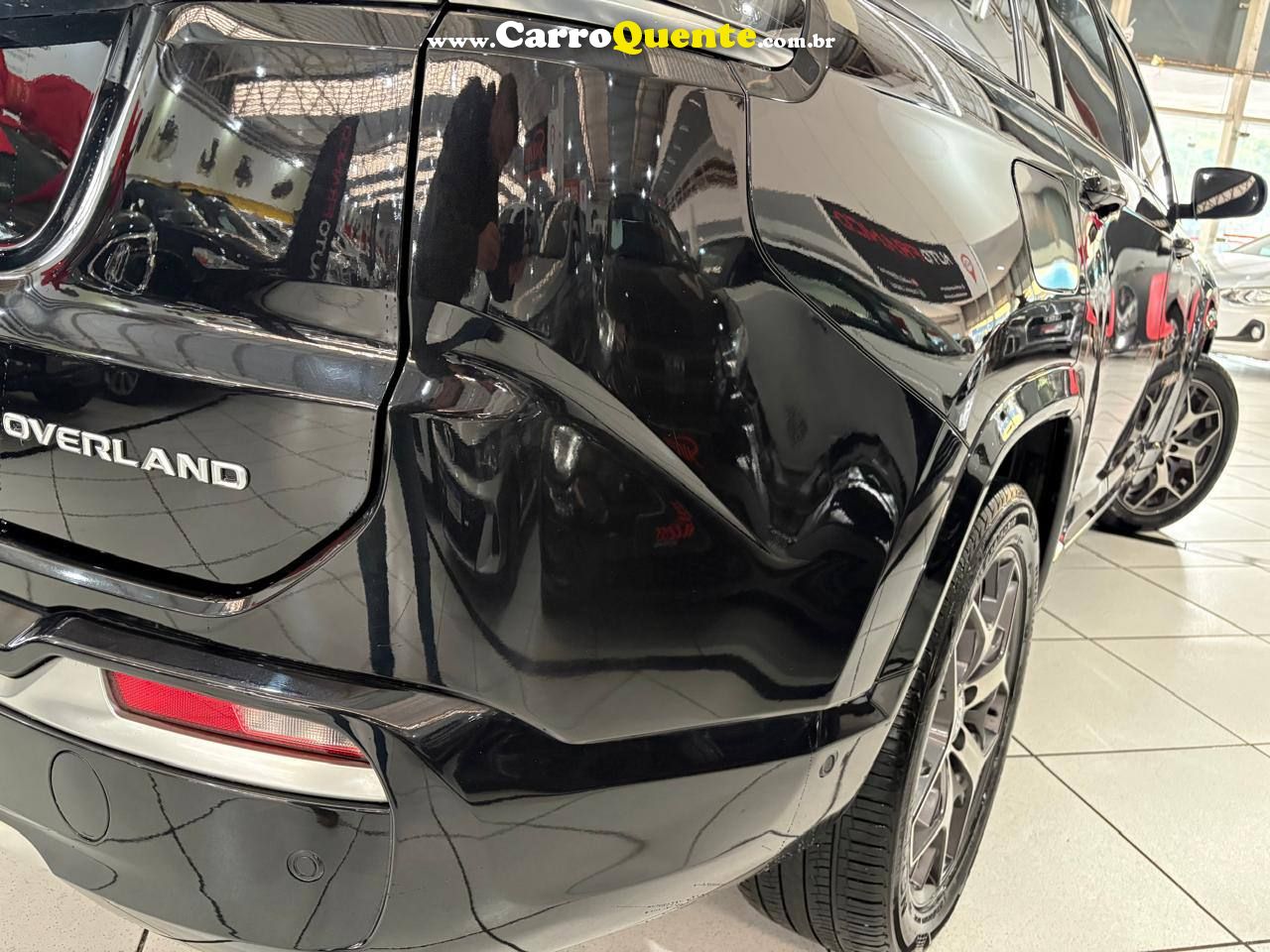 COMMANDER 1.3 T270 TURBO OVERLAND C/ BAIXA KM 2022 - Loja