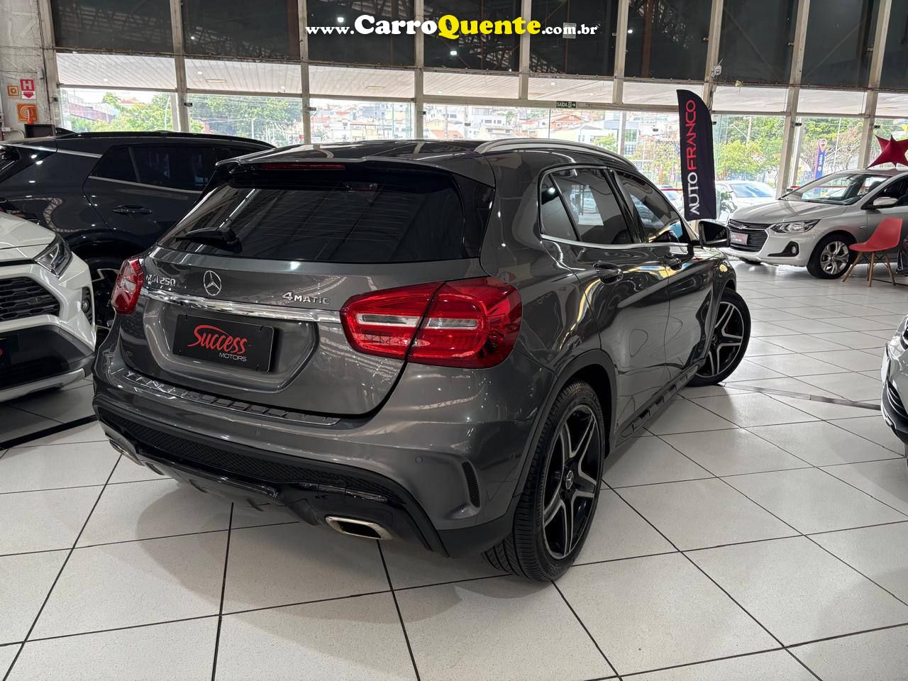 MERCEDES-BENZ GLA 250 2.0 CGI SPORT 7G-DCT 2017 - Loja