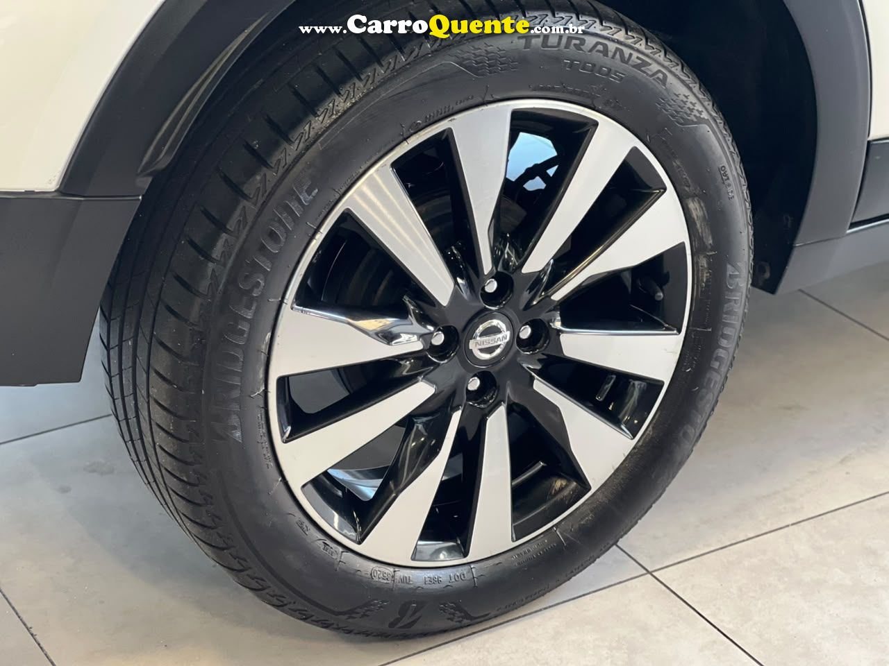 NISSAN KICKS 1.6 16V SV 2017 - Loja