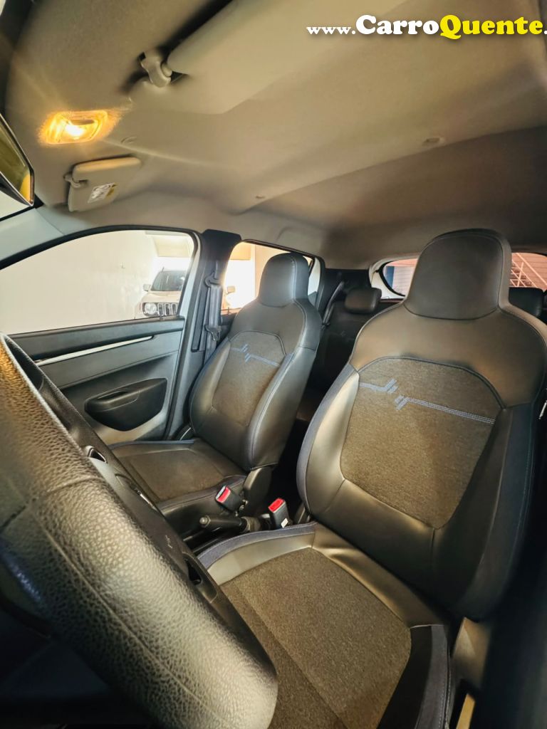 RENAULT   KWID INTENSE 1.0 FLEX 12V 5P MEC.   BRANCO 2026 1.0 FLEX - Loja