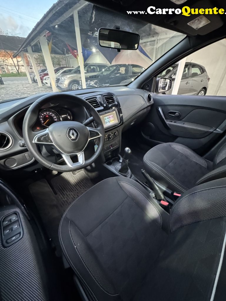 RENAULT   LOGAN LIFE FLEX 1.0 12V 4P MEC.   PRATA 2025 1.0 FLEX - Loja