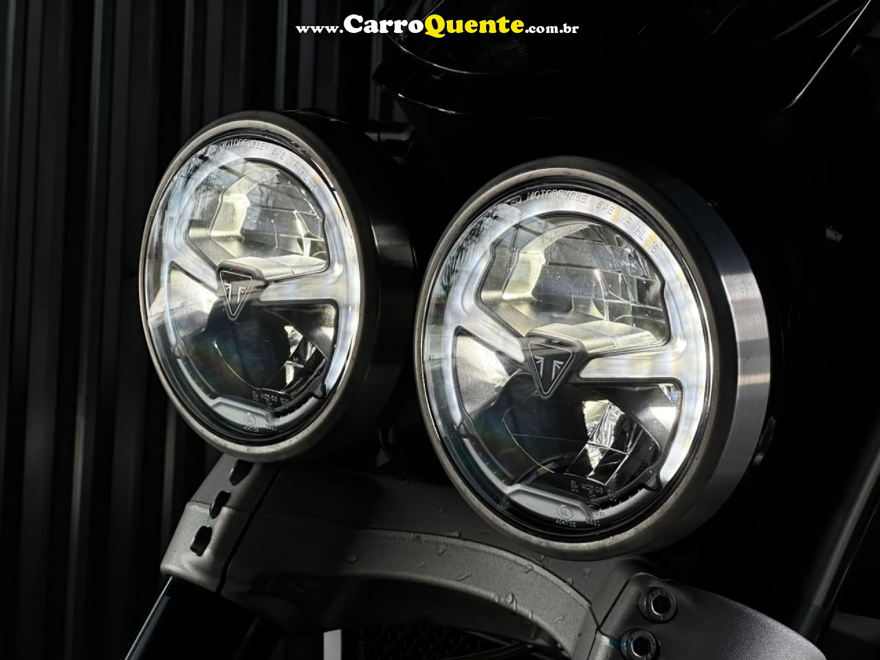 TRIUMPH   ROCKET 3 R   PRETO 2020 2500 GASOLINA - Loja