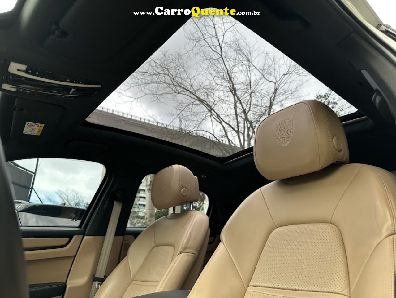PORSCHE   CAYENNE COUPE PLATINUM ED. 3.0 (HÍBRIDO)   BRANCO 2023 3.0 GASOLINA E ELÉTRICO - Loja
