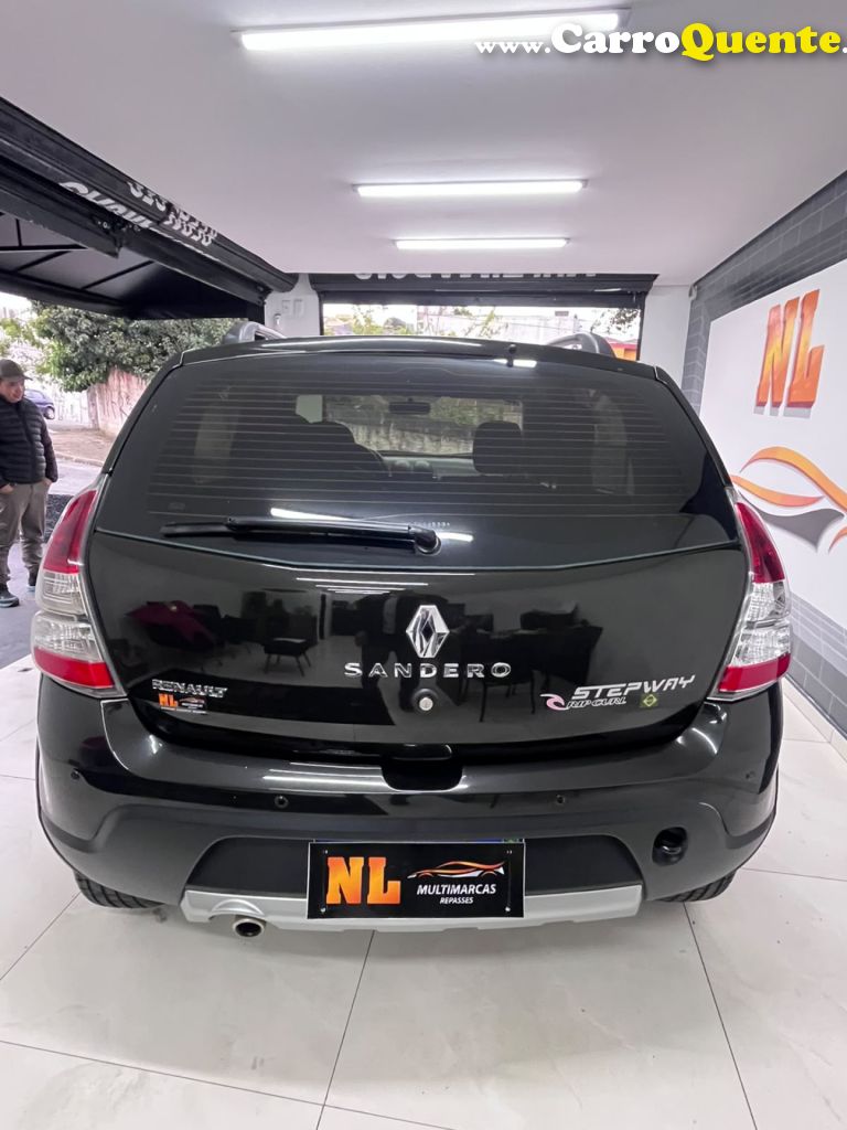 RENAULT   SANDERO STEPWAY HI-FLEX 1.6 16V 5P   PRETO 2013 1.6 FLEX - Loja