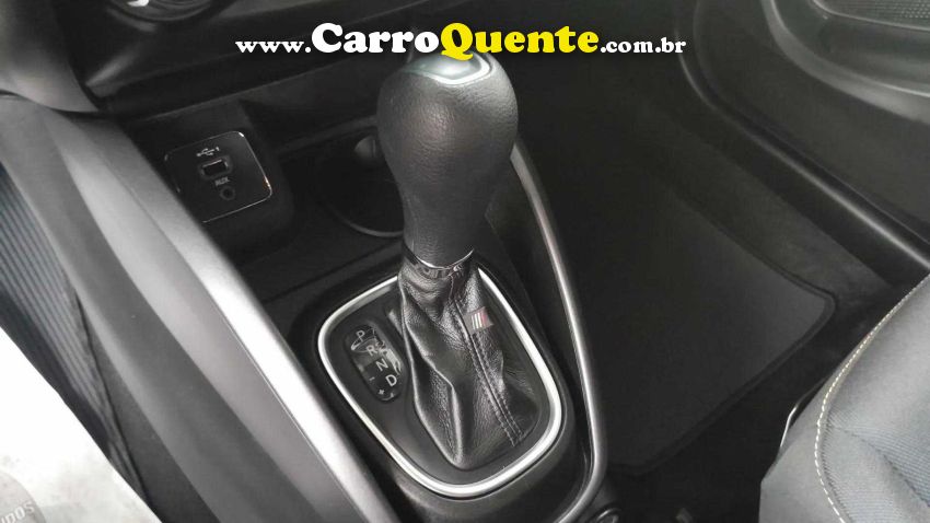 Fiat ARGO 1.3 FIREFLY FLEX TREKKING CVT - Loja