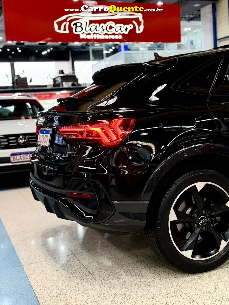 AUDI Q3 2.0 40 TFSI SPORTBACK PERFORMANCE BLACK QUATTRO 2022 - Loja