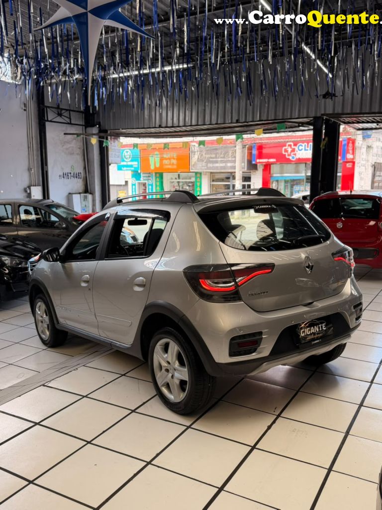 RENAULT   SANDERO STEPWAY HI-FLEX 1.6 16V 5P   PRATA 2021 1.6 GASOLINA - Loja