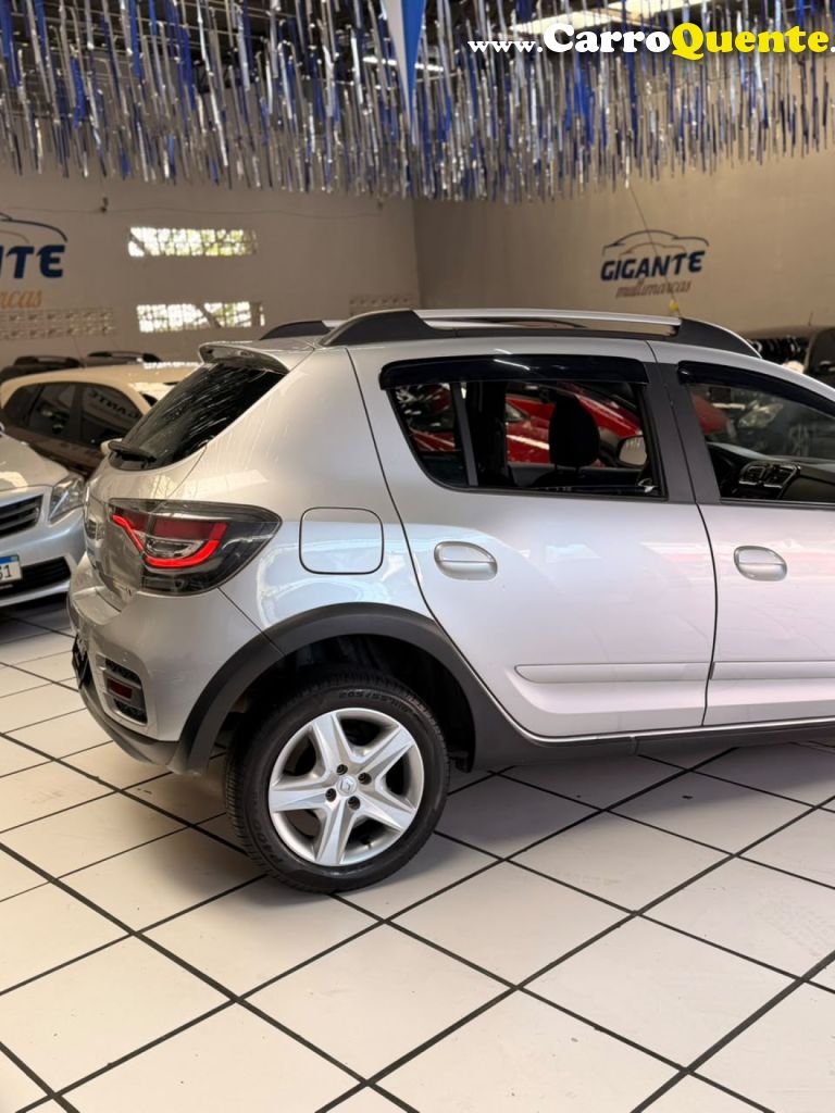 RENAULT   SANDERO STEPWAY HI-FLEX 1.6 16V 5P   PRATA 2021 1.6 GASOLINA - Loja