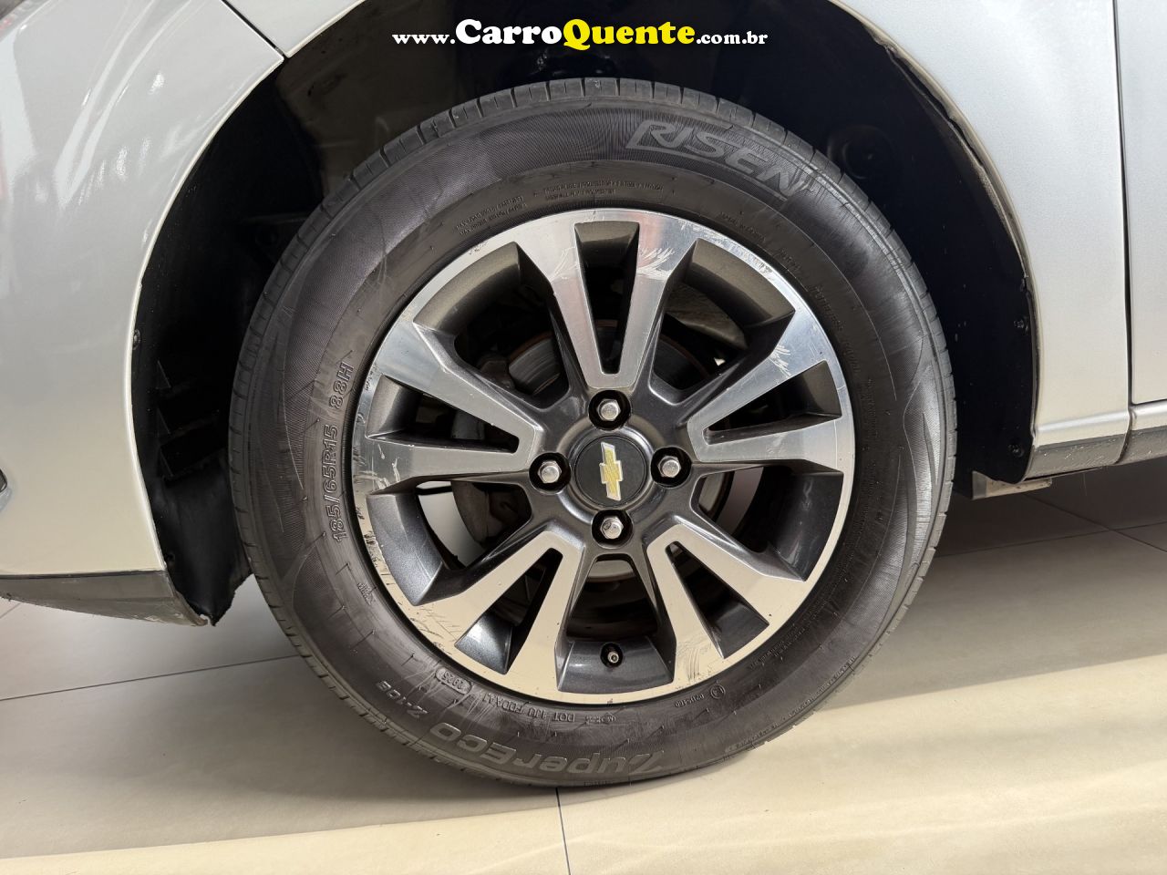 CHEVROLET   ONIX HATCH LTZ 1.4 8V FLEXPOWER 5P MEC.   PRATA 2016 1.4 FLEX - Loja