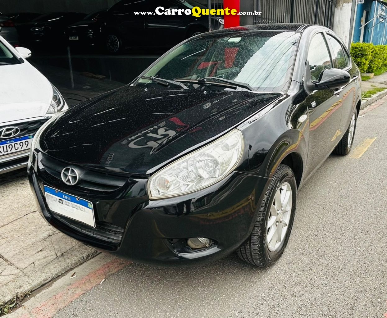 JAC   J3 TURIN SEDAN 1.4 16V 4P MEC.   PRETO 2012 1.4 GASOLINA - Loja