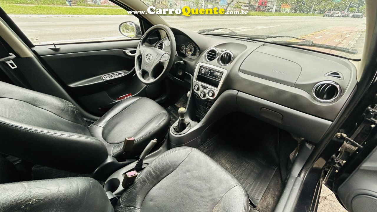 JAC   J3 TURIN SEDAN 1.4 16V 4P MEC.   PRETO 2012 1.4 GASOLINA - Loja