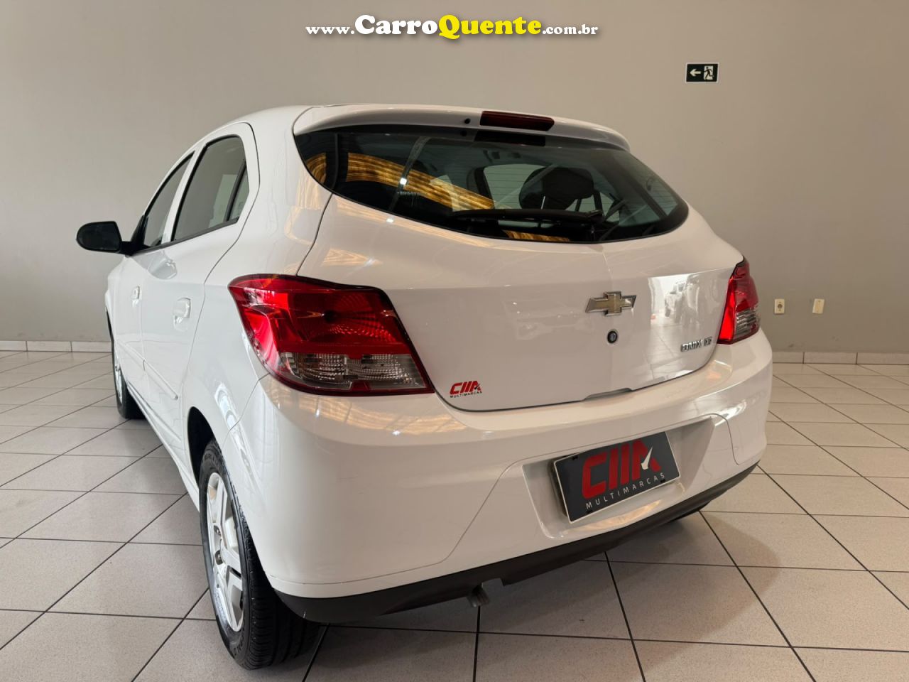 CHEVROLET   ONIX HATCH LT 1.0 8V FLEXPOWER 5P MEC.   BRANCO 2014 1.0 FLEX - Loja
