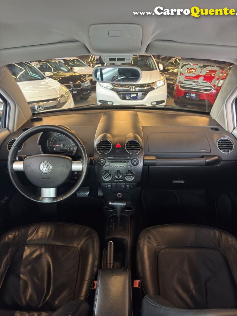 VOLKSWAGEN   NEW BEETLE 2.0 MI MEC.AUT.   PRATA 2009 2.0 GASOLINA - Loja