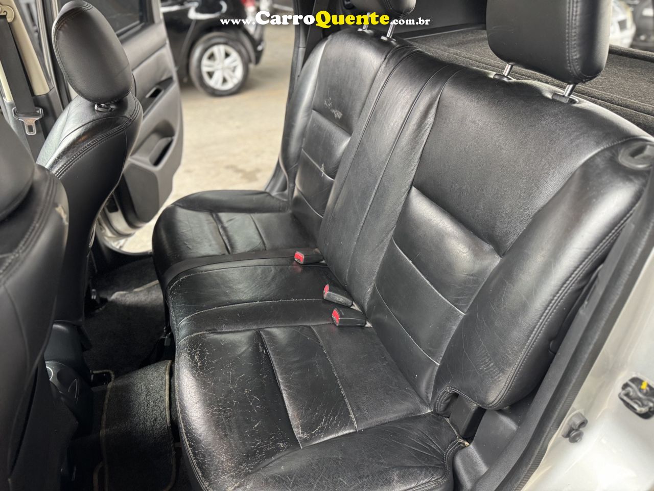NISSAN   LIVINA S 1.6 16V FLEX FUEL MEC.   PRATA 2013 1.6 FLEX - Loja