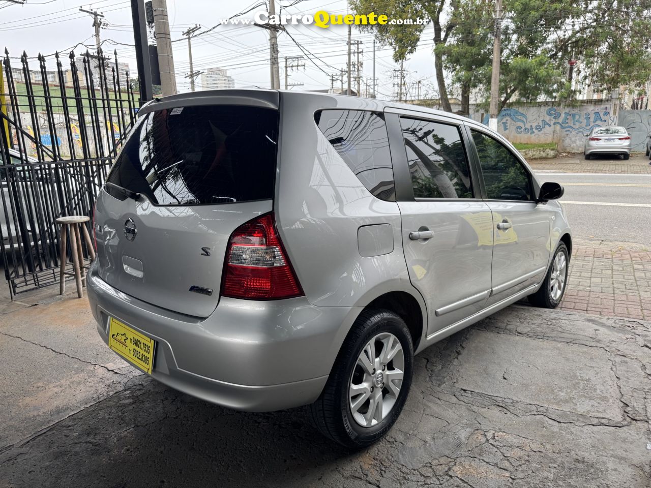 NISSAN   LIVINA S 1.6 16V FLEX FUEL MEC.   PRATA 2013 1.6 FLEX - Loja