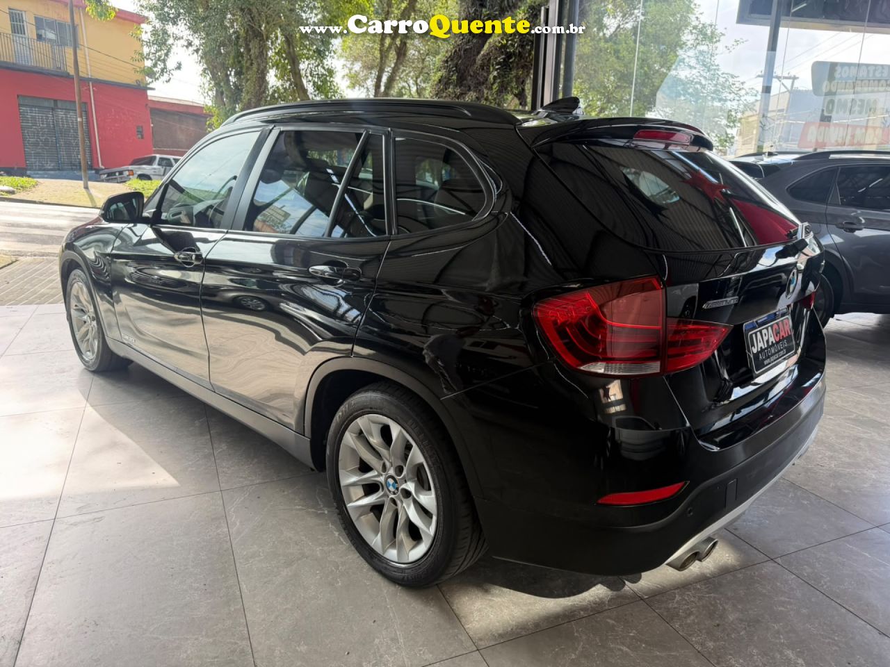 BMW   X1 SDRIVE 20I 2.02.0 TB ACTI.FLEX AUT.   PRETO 2015 2.0 GASOLINA - Loja