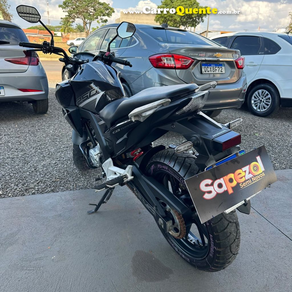 HONDA   CB TWISTERFLEXONE 250CC   CINZA 2022 250 GASOLINA - Loja